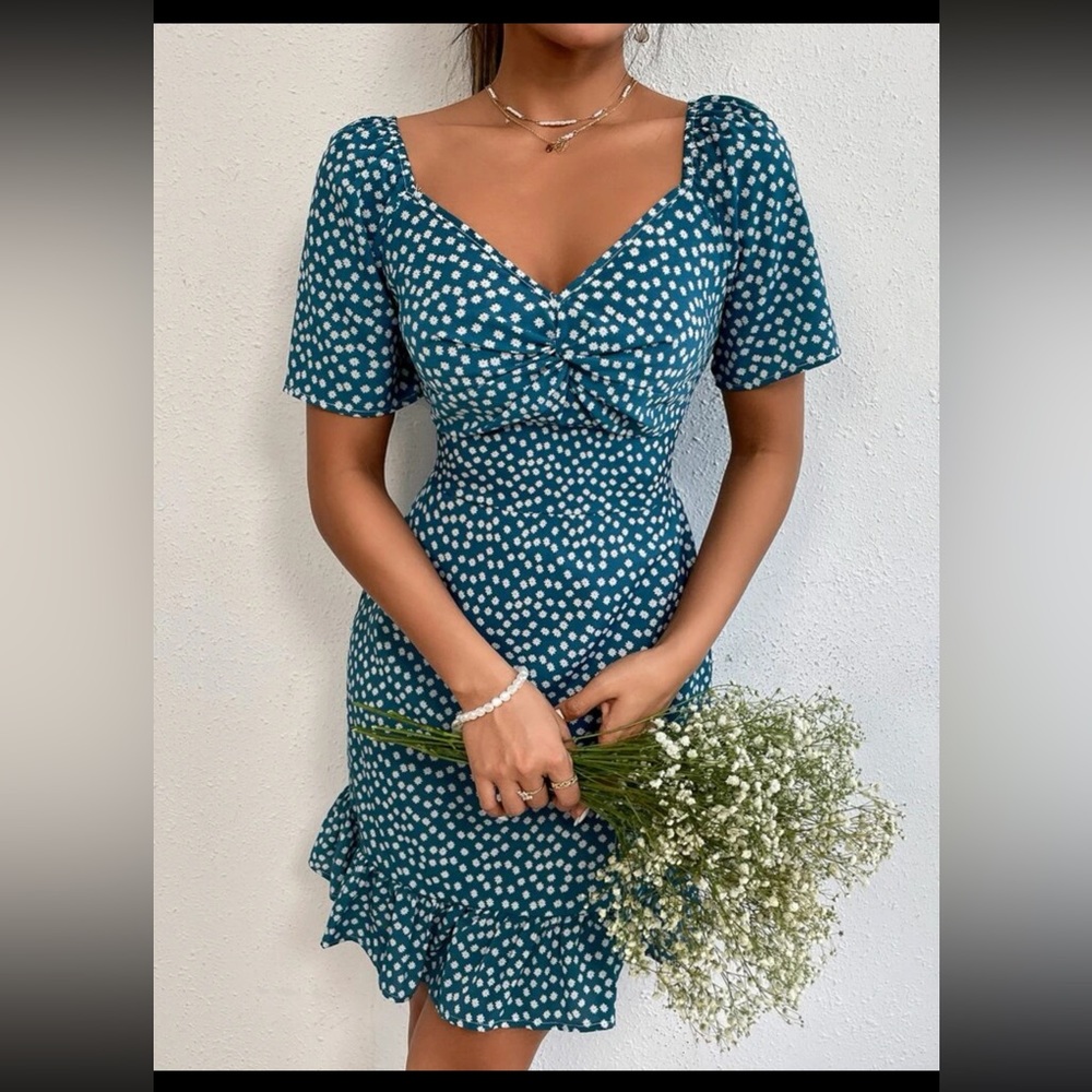 Ditsy Floral Print twist front ruffle hem Dress